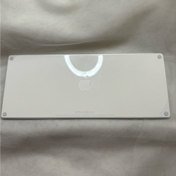 Apple Magic Keyboard - Picture 2 of 3